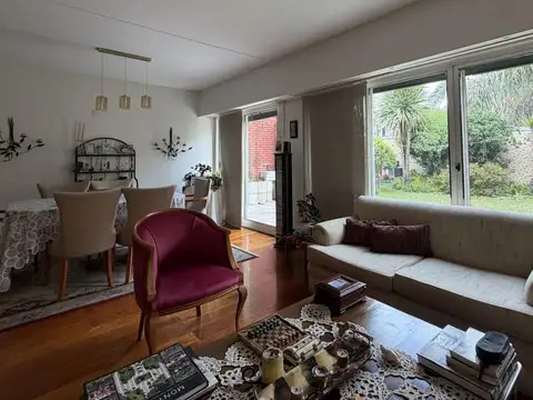 Casa 5 ambientes con 4 baños
