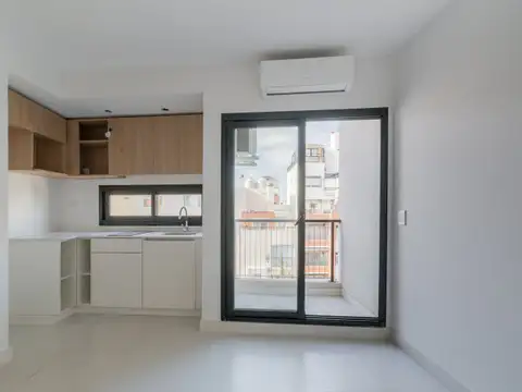 Achaval 400, Piso 8