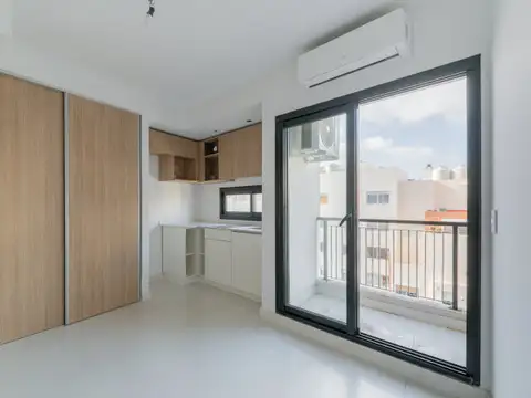 Achaval 400, Piso 8