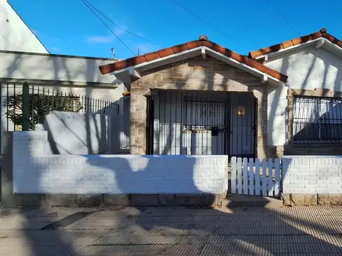 ALQUILER DE  CASA PARA USO VIVIENDA O PROFESIONAL
