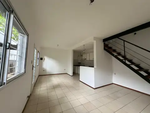 Depto Tipo Casa en Venta de 3 ambientes