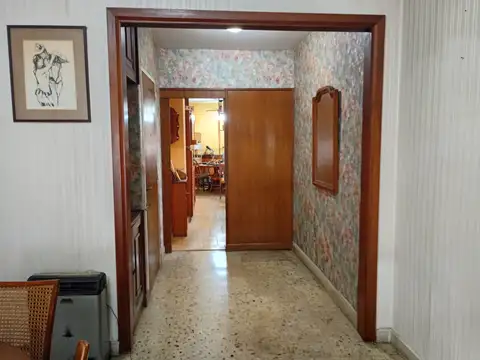 Venta Dpto. 3 amb. con dependencia de serv. o 3° dormit.