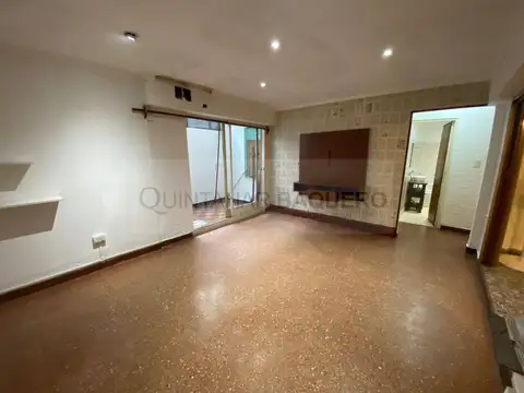 Av Varela 3300, Piso 1