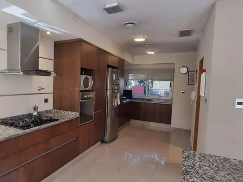 MODERNA CASA EN VENTA EN WESTON BARRIO CERRADO