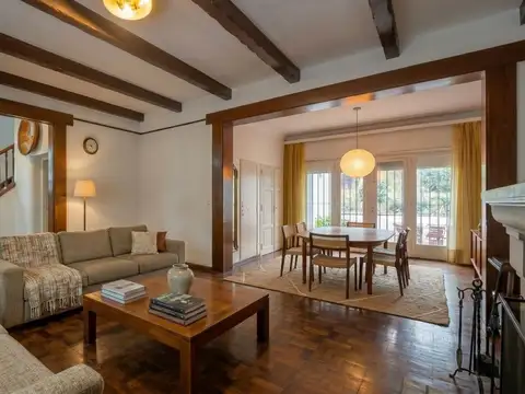 Casa 5 ambientes con 3 baños