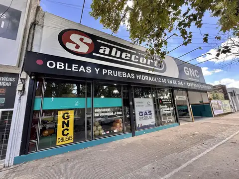 Local comercial con gran galpón