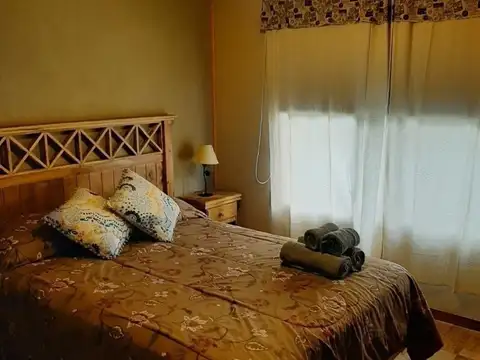 Depto Tipo Casa en Alquiler con 1 cocheras