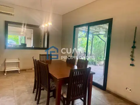 Casa en Venta con 3 cocheras