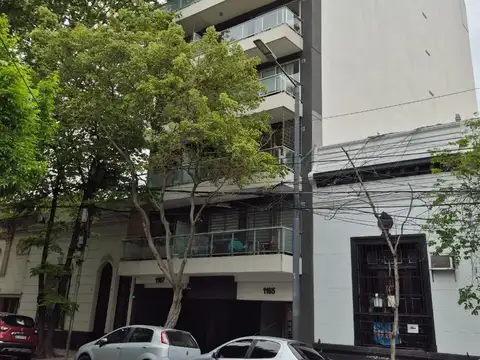 Castro Barros 1100