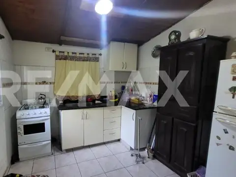 Casa 6 ambientes con 2 baños