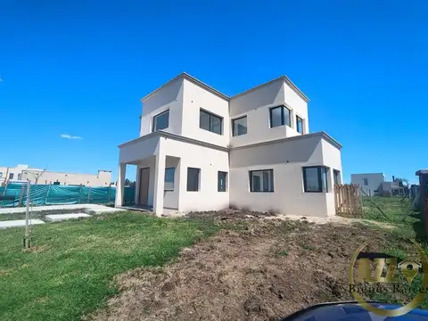 Barrio Santa Elisa, Pilar del Este 100