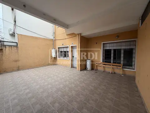 Depto Tipo Casa en Alquiler de 3 ambientes