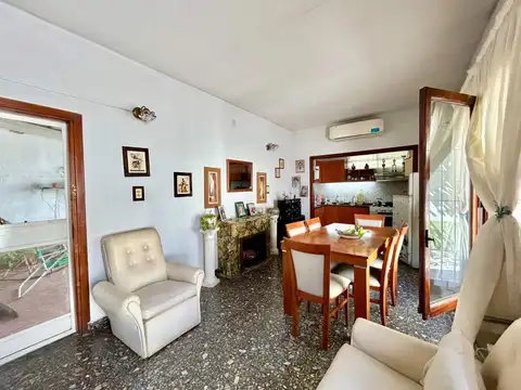 Casa 5 ambientes con 1 baño