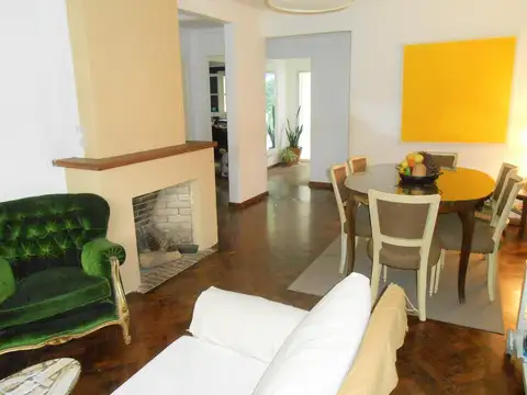 Casa 4 amb. con gran potencial. Jardín y cochera