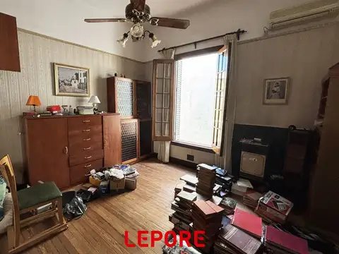 Casa 6 ambientes con 2 baños