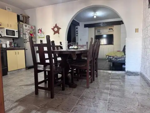 Depto Tipo Casa 4 ambientes con 2 baños