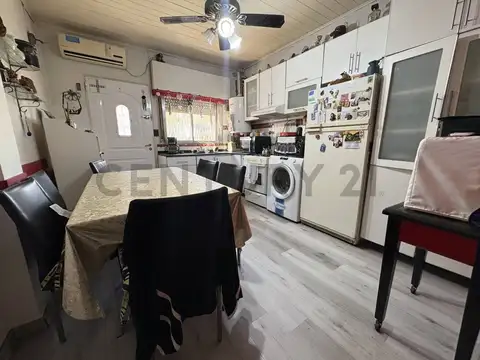 Tuyutí 3100, Piso 0