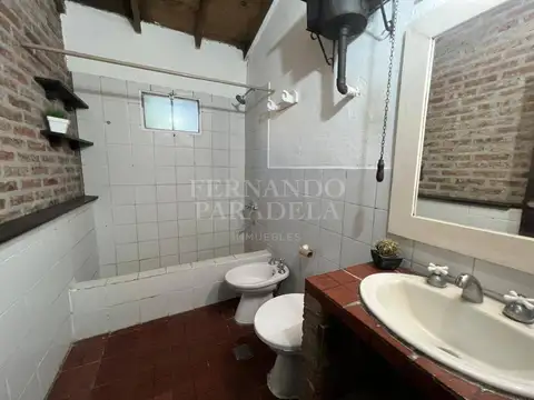 Casa en Alquiler con 2 cocheras
