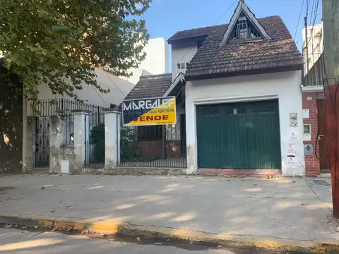 RESERVADO  a REFACCIONAR Chalet PH al FTE c/Gje, en plena Lanusita, ideal inversor