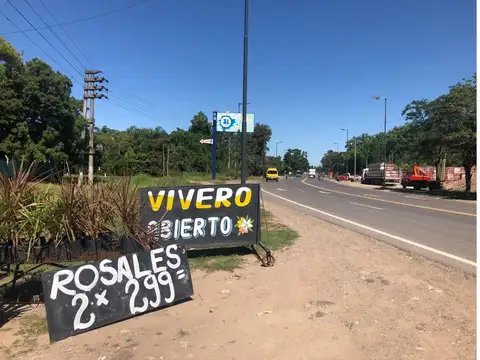2746 m2 con 47,5 metros sobre Ruta 8, Casa con fondo de come