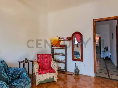 Casa 5 ambientes con 1 baño