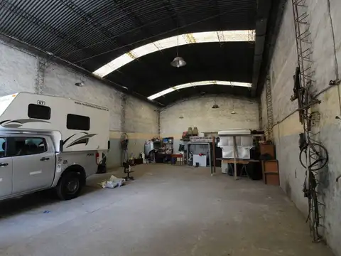 Galpon en Venta 44  mts Fondo