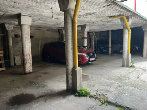 Casa mas local en venta en La Plata