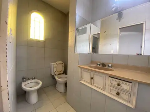 Oficina 7 ambientes con 3 baños