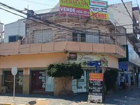 Importante local 220 m2 esquina a Mts. del Shopping San Justo