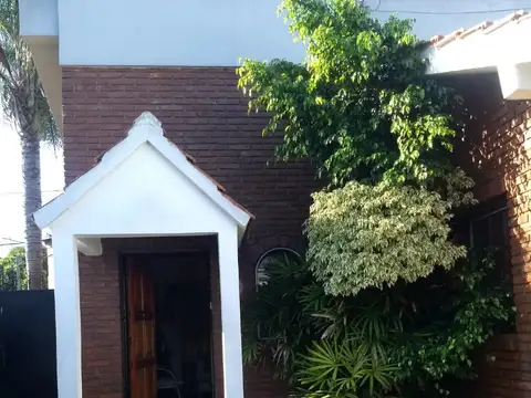 Casa en Venta en Barrio Parque, USD 365.000