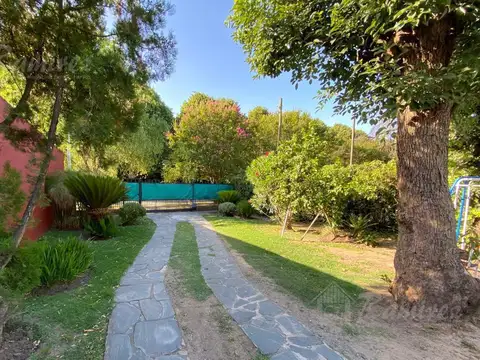 Casa 6 ambientes con 4 baños