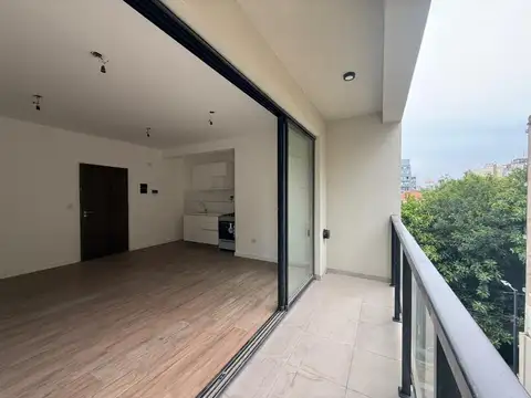 Pergamino 100, Piso 7