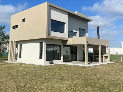 Casa En Venta Barrio Santa Isabel 2 - Ingeniero 1500