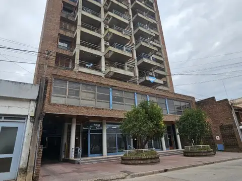 VENTA | Departamento de 1 dormitorio con cochera y baulera! Edificio Torre 10-B – Victoria, Ent...