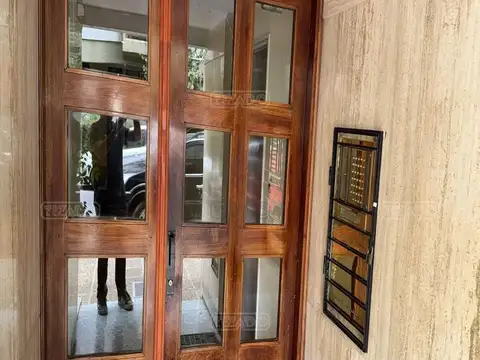 Departamento en Alquiler en Acassuso Vias  /  Santa Fe, $ 450.000