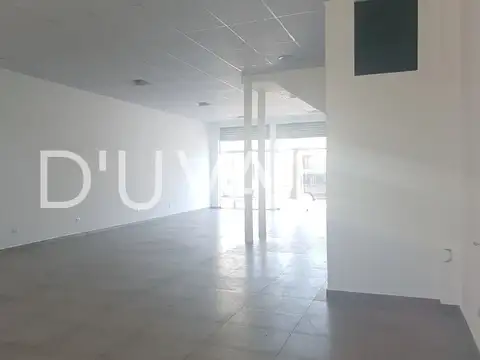 Local en Alquiler Via Púb.