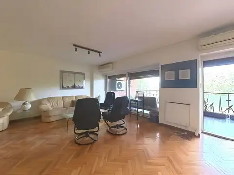 Departamento en Venta con 3 cocheras