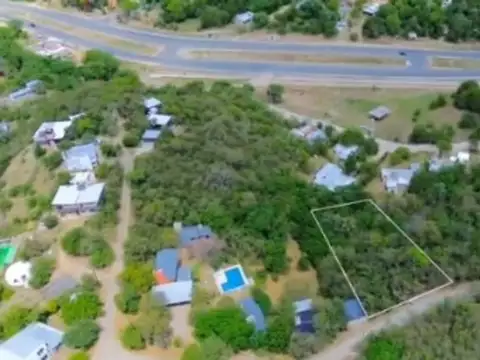 SE VENDE GRAN TERRENO DE 1265 m2 EN LA SERRANITA