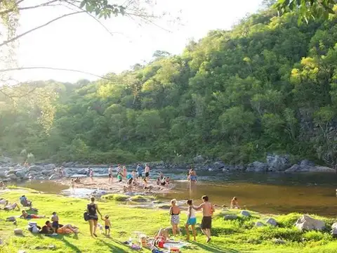 SE VENDE GRAN TERRENO DE 1265 m2 EN LA SERRANITA