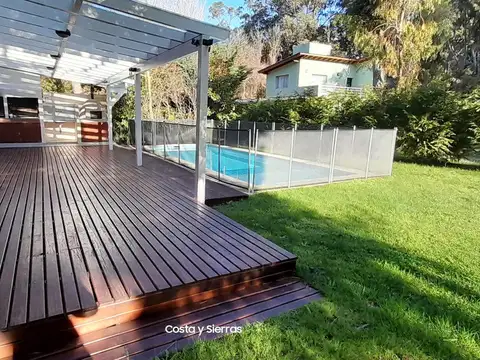 Casa en alquiler con pileta
