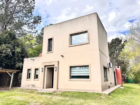Casa en venta APTA CRÉDITO 3 ambientes con pileta, Barrio Parque Natura