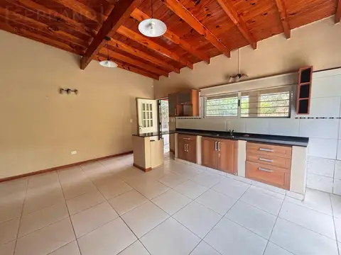 Casa 4 ambientes con 1 baño