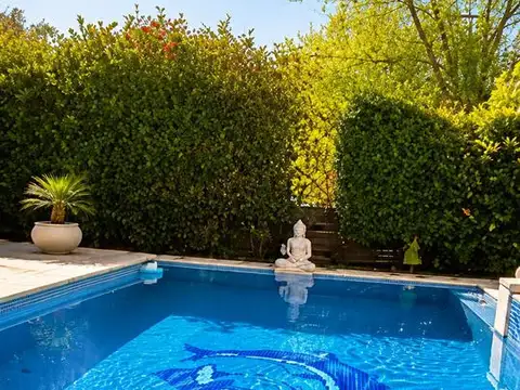Casa 6 ambientes con 4 baños