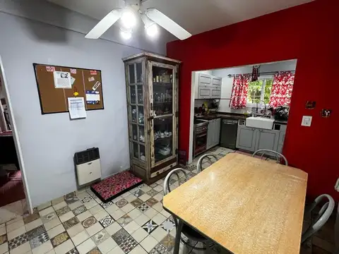 Casa en Venta con 2 cocheras
