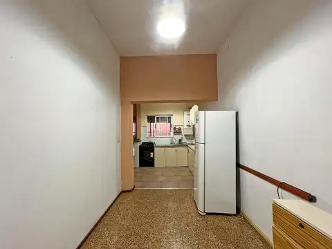 Casa 6 ambientes con 2 baños