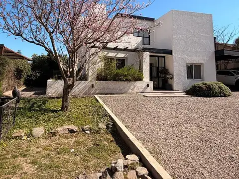 Casa en Venta en Villa Allende Parque, USD 540.000