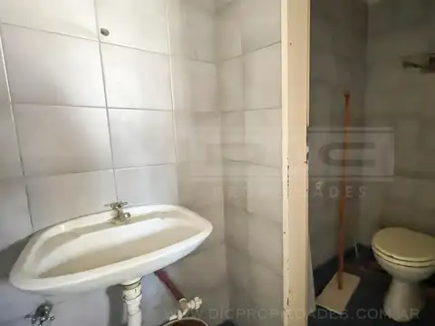 Fleming  al 2800 entre Prilidiano Pueyrredon  y Parana