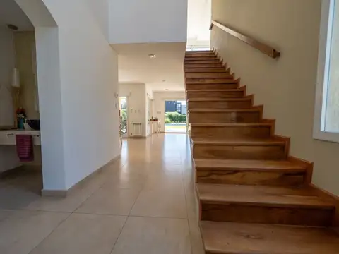 Casa en Venta en Roldan, USD 375.000