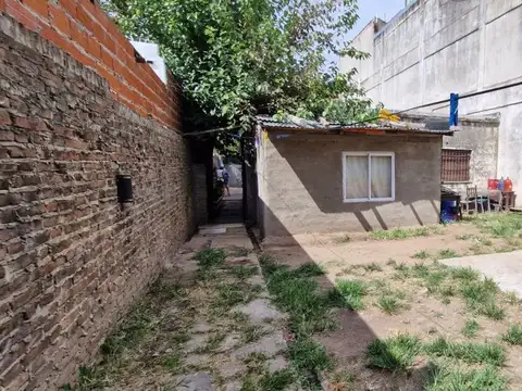 VENTA LOTE EN QUILMES 500 M2 CON 2 LOCALES