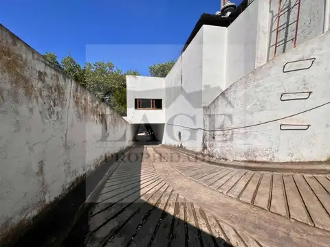 COCHERA CUBIERTA - SAAVEDRA